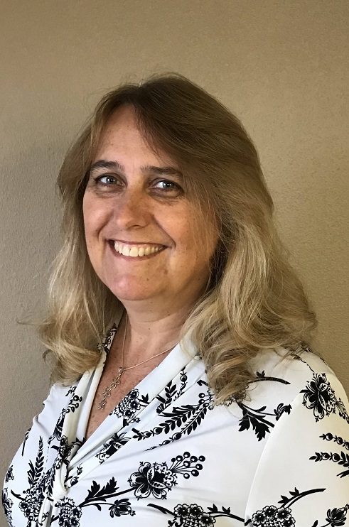 Englewood Fl - Dentistry by Design Staff - Robin Englewood_Dentist_Staff-Joan